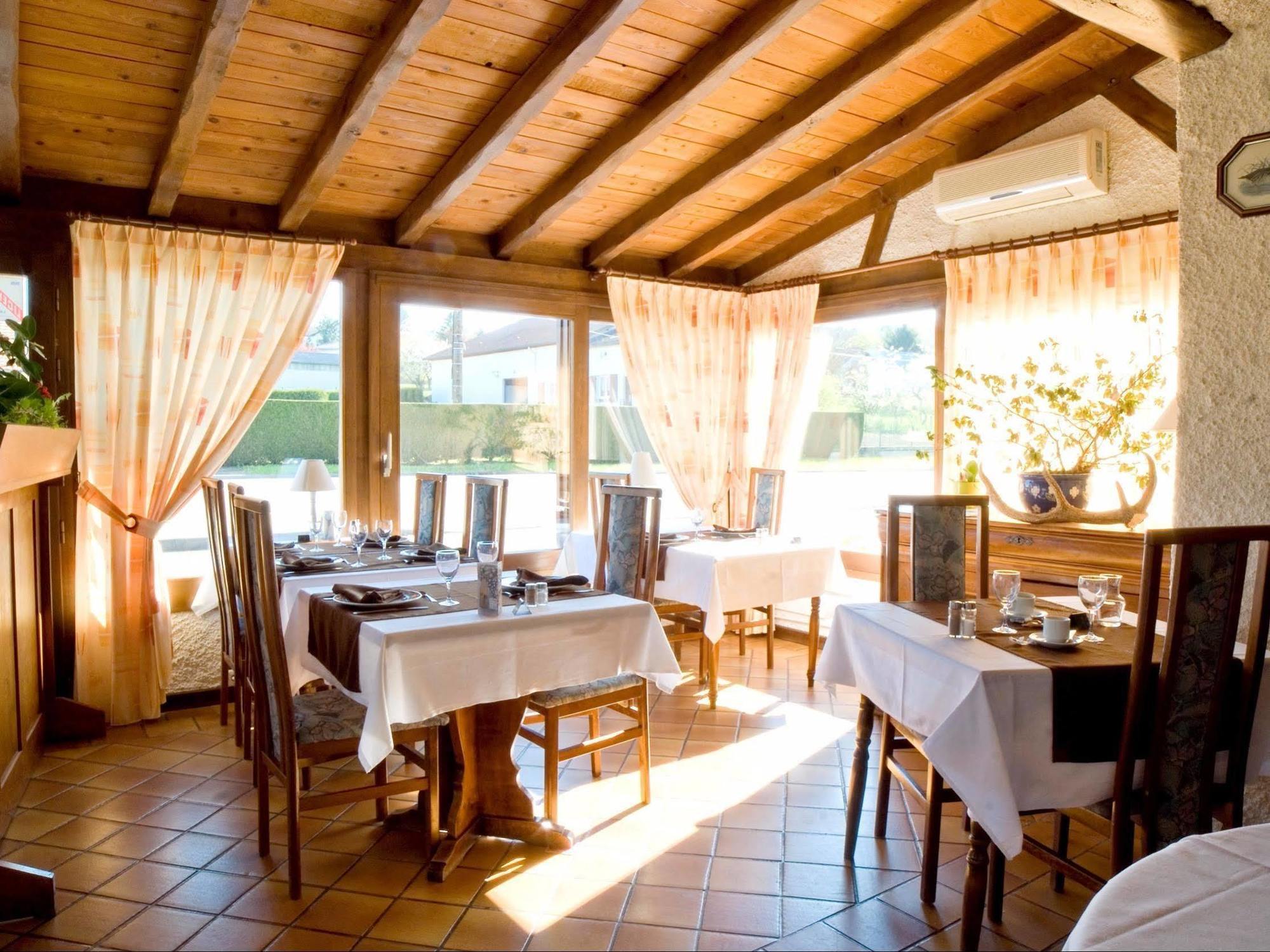 Logis Le Relais De Vacherauville מראה חיצוני תמונה