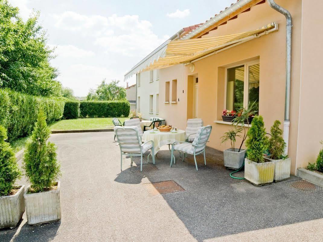 Logis Le Relais De Vacherauville מראה חיצוני תמונה